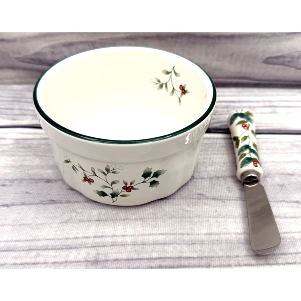 PFALTZGRAFF WINTERBERRY DIP BOWL / RAMEKIN AND CHEESE SPREADER